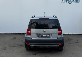 Подержанный автомобиль Skoda Yeti 2011 года (7 фото)