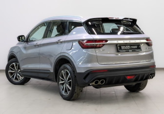 Подержанный автомобиль Geely Coolray 2023 года (7 фото)