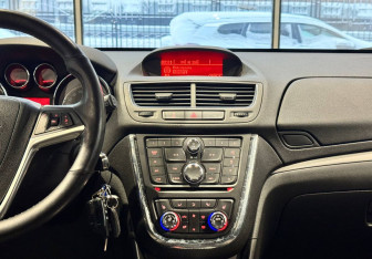 Подержанный автомобиль Opel Mokka 2014 года (16 фото)
