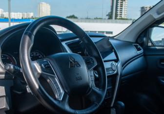 Подержанный автомобиль Mitsubishi L200 2023 года (21 фото)