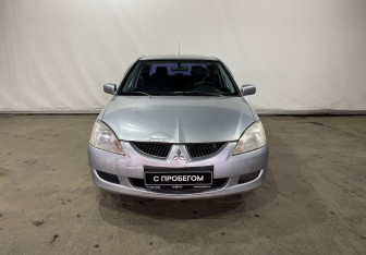 Подержанный автомобиль Mitsubishi Lancer Sedan 2003 года (2 фото)