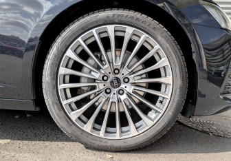 Подержанный автомобиль Audi A6 Sedan 2019 года (18 фото)