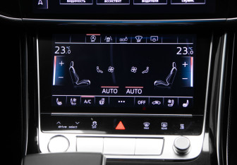 Подержанный автомобиль Audi A8 2018 года (22 фото)