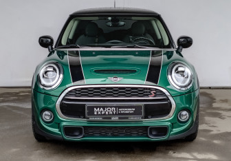Подержанный автомобиль MINI Hatch 2019 года (2 фото)