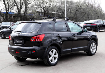 Подержанный автомобиль Nissan Qashqai 2008 года (5 фото)