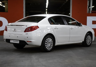 Подержанный автомобиль Peugeot 508 Sedan 2012 года (5 фото)