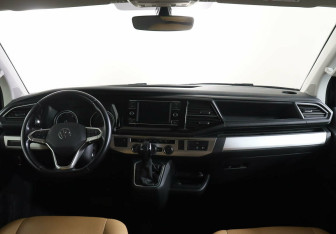 Подержанный автомобиль Volkswagen Multivan 2022 года (9 фото)