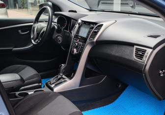 Подержанный автомобиль Hyundai i30 Hatchback 2013 года (7 фото)
