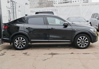 Подержанный автомобиль Renault Arkana 2021 года (4 фото)