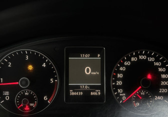 Подержанный автомобиль Volkswagen Multivan 2013 года (13 фото)