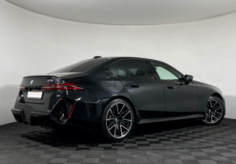 Подержанный автомобиль BMW M5 Sedan 2024 года (2 фото)