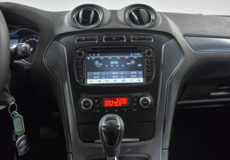 Подержанный автомобиль Ford Mondeo Sedan 2013 года (8 фото)