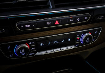 Подержанный автомобиль Audi Q7 2016 года (19 фото)