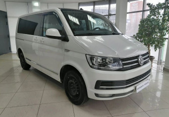 Подержанный автомобиль Volkswagen Caravelle 2018 года (3 фото)