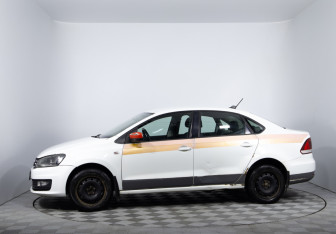 Подержанный автомобиль Volkswagen Polo Sedan 2017 года (8 фото)