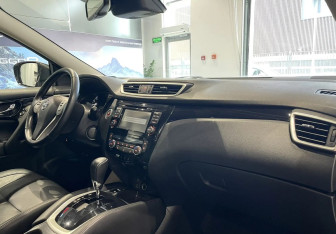 Подержанный автомобиль Nissan Qashqai 2014 года (10 фото)