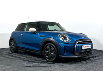 Подержанный автомобиль MINI Hatch 2021 года (3 фото)
