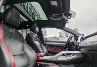 Подержанный автомобиль Geely Coolray 2020 года (11 фото)