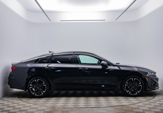 Подержанный автомобиль Kia K5 2020 года (4 фото)