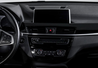 Подержанный автомобиль BMW X1 2020 года (13 фото)