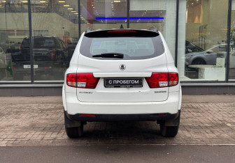 Подержанный автомобиль SsangYong Kyron 2012 года (7 фото)