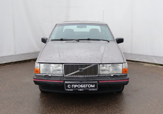 Подержанный автомобиль Volvo 940 Sedan 1992 года (2 фото)
