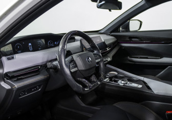 Подержанный автомобиль Changan UNI-V 2023 года (12 фото)