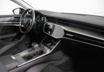 Подержанный автомобиль Audi A6 Sedan 2021 года (10 фото)