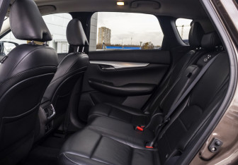 Подержанный автомобиль Infiniti QX50 2018 года (10 фото)