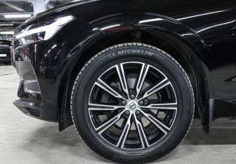 Подержанный автомобиль Volvo XC60 2019 года (23 фото)