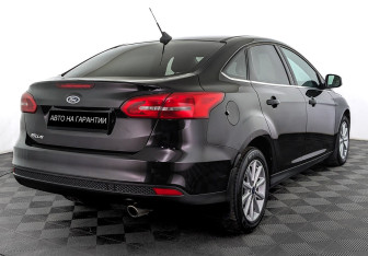 Подержанный автомобиль Ford Focus Sedan 2019 года (5 фото)