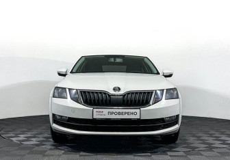 Подержанный автомобиль Skoda Octavia Liftback 2020 года (2 фото)