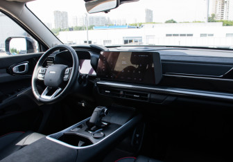 Подержанный автомобиль Haval H3 2024 года (11 фото)