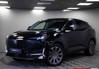 Подержанный автомобиль Changan UNI-K 2023 года (29 фото)