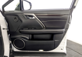 Подержанный автомобиль Lexus RX 2019 года (25 фото)