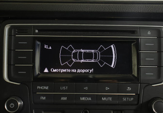 Подержанный автомобиль Volkswagen Jetta Sedan 2016 года (10 фото)