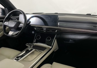 Подержанный автомобиль Exeed VX 2022 года (9 фото)