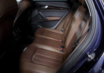 Подержанный автомобиль Audi Q5 2017 года (10 фото)