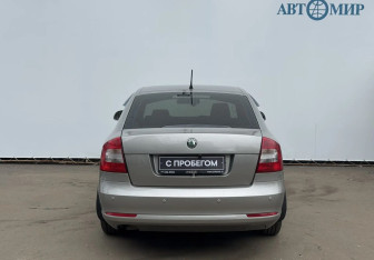 Подержанный автомобиль Skoda Octavia Liftback 2011 года (6 фото)
