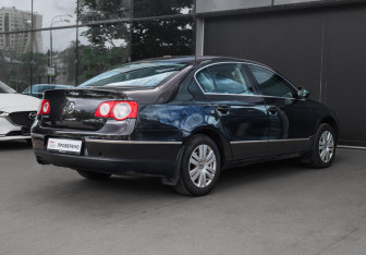 Подержанный автомобиль Volkswagen Passat Sedan 2008 года (4 фото)