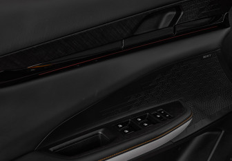 Подержанный автомобиль Changan UNI-V 2024 года (12 фото)