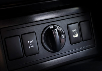 Подержанный автомобиль Toyota Land Cruiser Prado 2016 года (19 фото)