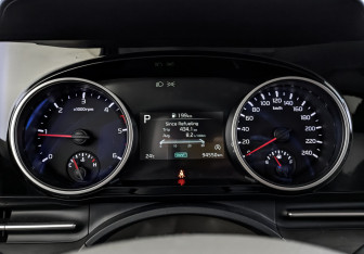 Подержанный автомобиль Kia Carnival 2021 года (16 фото)