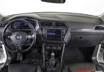 Подержанный автомобиль Volkswagen Tiguan 2017 года (12 фото)