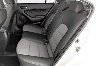 Подержанный автомобиль Kia Cerato Sedan 2015 года (12 фото)