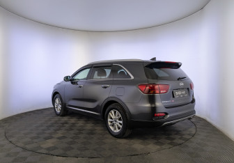 Подержанный автомобиль Kia Sorento 2019 года (7 фото)