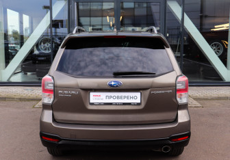 Подержанный автомобиль Subaru Forester Suv 2017 года (5 фото)