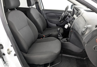 Подержанный автомобиль Renault Logan Sedan 2018 года (24 фото)