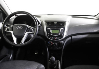 Подержанный автомобиль Hyundai Solaris Sedan 2012 года (6 фото)