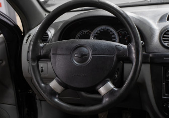 Подержанный автомобиль Chevrolet Lacetti Hatchback 2007 года (16 фото)